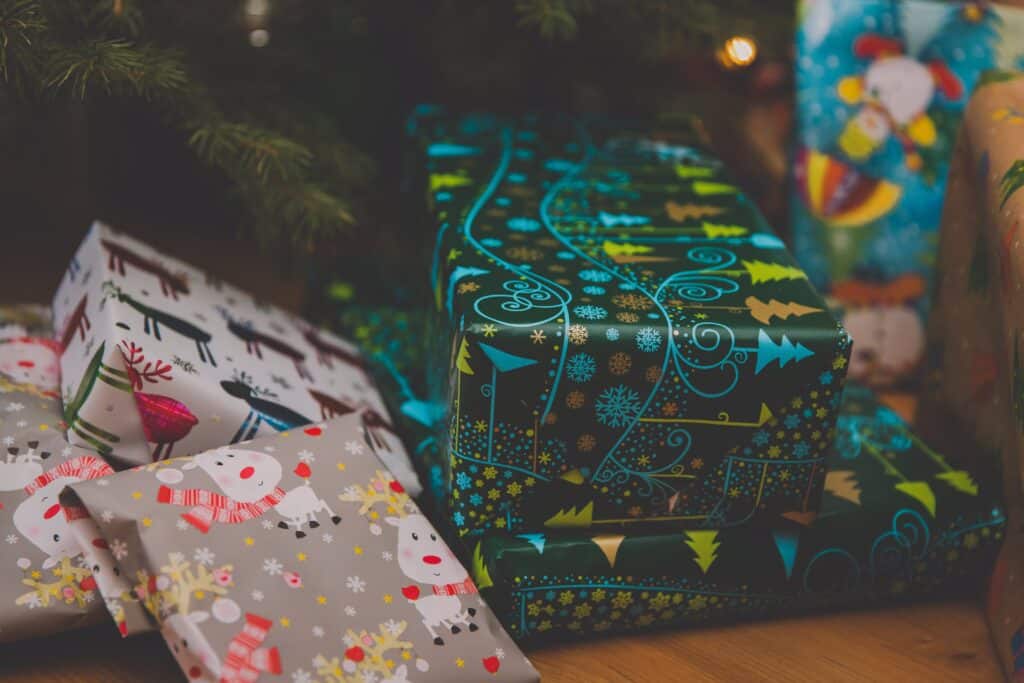 How to organize presents under the tree