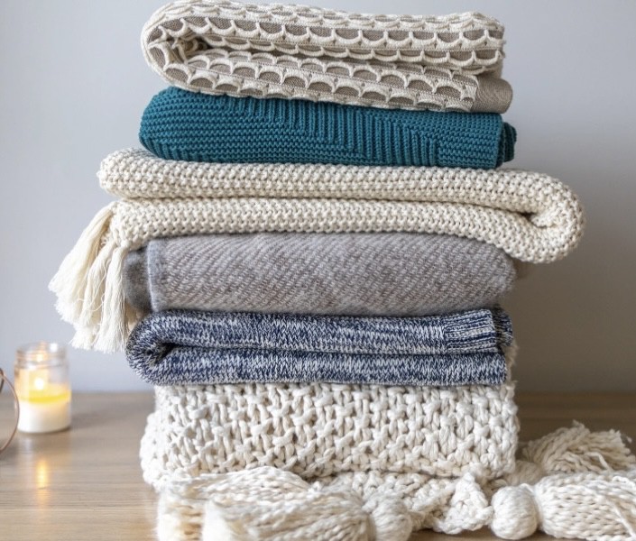 33 Best Blanket Storage Ideas for Clutter-free Spaces - Nestly Nifty