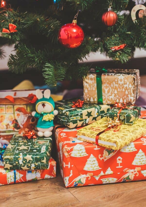 How to Organize Presents Under the Tree: Pro Christmas Ideas
